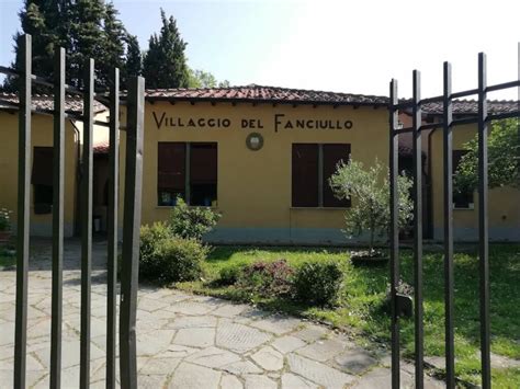 Foto storica del Villaggio del Fanciullo a Barletta o illustrazione delle sue attività