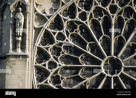 Dettaglio del rosone di Notre-Dame de Paris