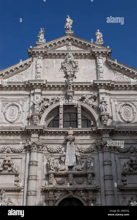 Facciata barocca della Chiesa di San Michele