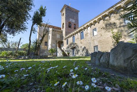 Esterno del Monastero delle Suore Benedettine a Poffabro