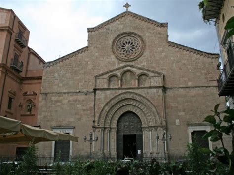 La facciata della Chiesa di San Francesco d'Assisi a Palermo.