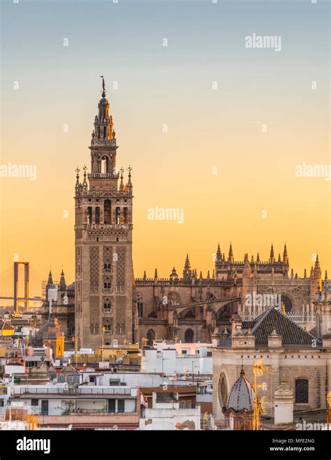 La Giralda, la torre campanaria della Cattedrale di Siviglia