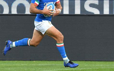 Foto di Andrea Lo Cicero in azione durante una partita della Nazionale Italiana di Rugby