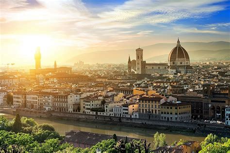 Veduta panoramica di Firenze dal Piazzale Michelangelo e dalla Basilica di San Miniato
