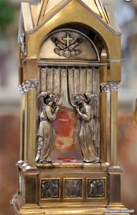 Foto della reliquia di San Francesco di Paola