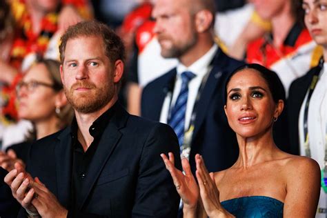 Foto di Meghan Markle e del principe Harry all'arrivo alla Cattedrale di Saint Paul