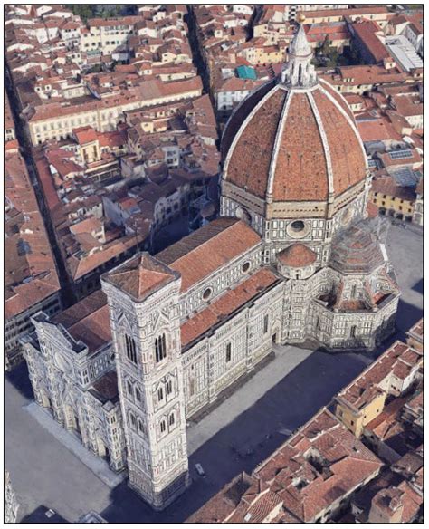 Veduta aerea della Cattedrale di Santa Maria del Fiore e del Complesso del Duomo a Firenze