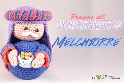 Schema di un personaggio di presepe amigurumi all'uncinetto