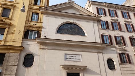 Foto esterna della Chiesa di Santa Maria Odigitria dei Siciliani a Roma in Via del Tritone