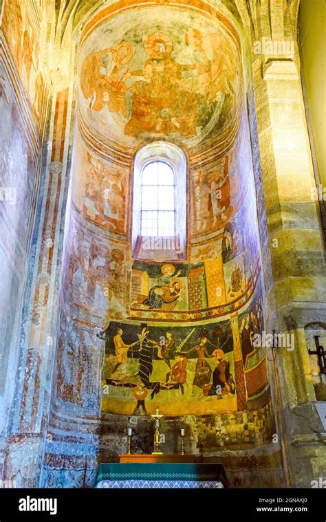 affresco Crocifissione abside Santuario Todocco