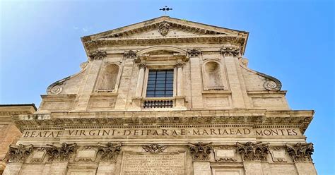 foto della facciata della Chiesa di Santa Maria ai SS. Cosma e Damiano
