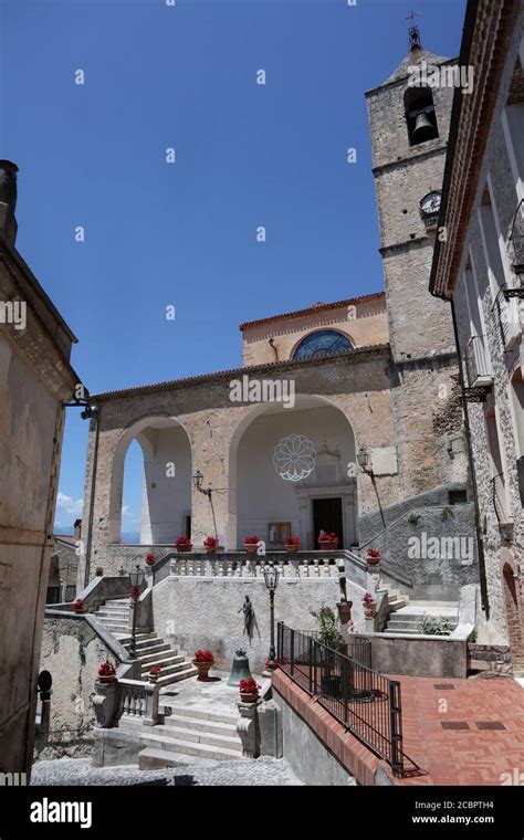 Veduta esterna della Chiesa di San Michele Arcangelo a Pesche