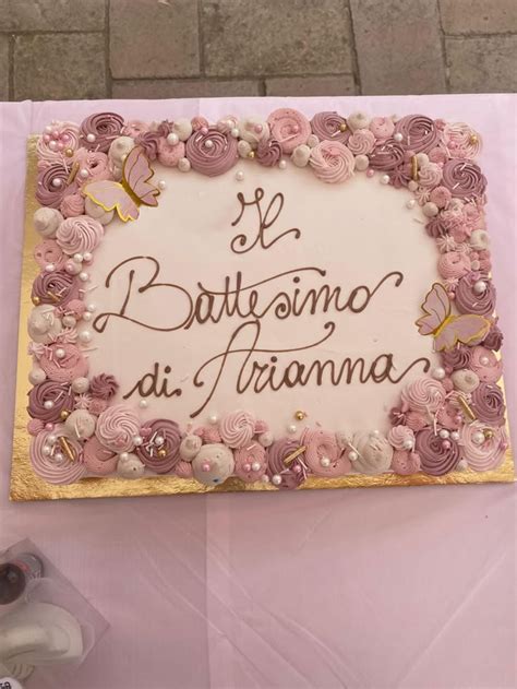 Torta battesimo rettangolare a piani con decorazioni per neonato