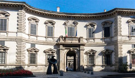 Foto esterna dell'Archivio di Stato di Milano in via Senato 10