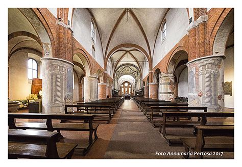 Interno della Chiesa Abbaziale di Chiaravalle di Fiastra, con particolare sui pilastri