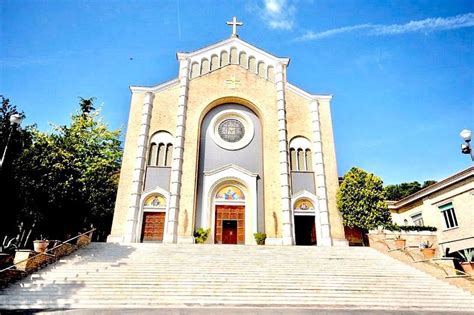Immagine della prima pietra benedetta della parrocchia Santa Maria Assunta