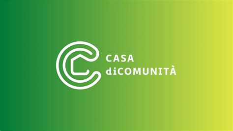 Gruppo di giovani riuniti in un ambiente accogliente e informale, simbolo di comunità e