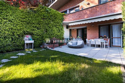 Foto di un giardino privato annesso a un appartamento