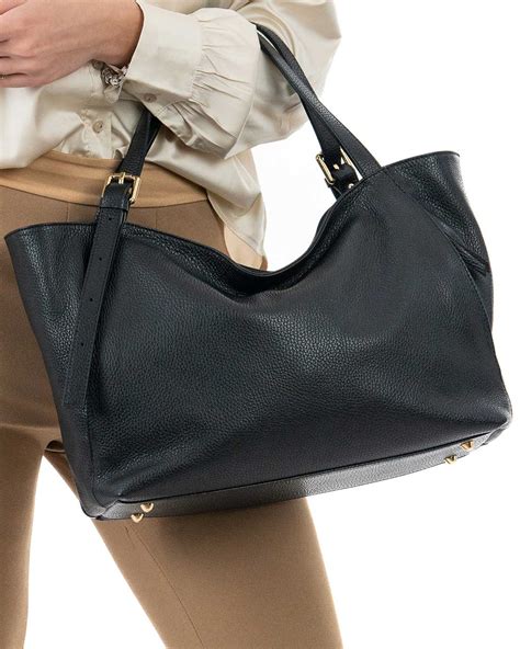 Foto di una borsa a mano nera in vera pelle Antonio Basile BA3674DX