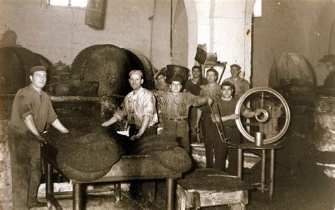 Antichi mestieri: lavoratori al forno per calce