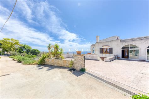 Foto panoramica di villa con vista mare a Grottammare