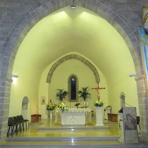 Veduta panoramica della Chiesa di Santa Maria della Lizza sulla collina di Alezio
