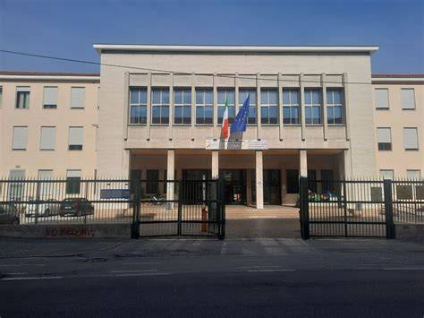 Foto d'archivio dell'esterno di un istituto religioso a Caltagirone