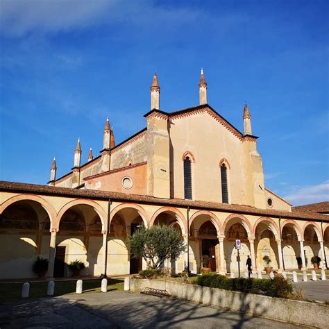 Vista panoramica del Santuario della Beata Vergine delle Grazie con il fiume Mincio in primo piano