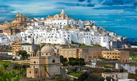 Foto panoramica di Ostuni, la Città Bianca