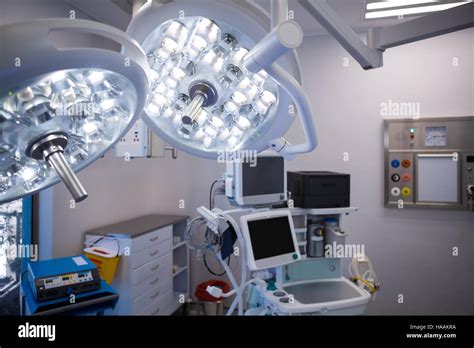 Foto generica di una moderna sala operatoria o di un'area di accoglienza ospedaliera