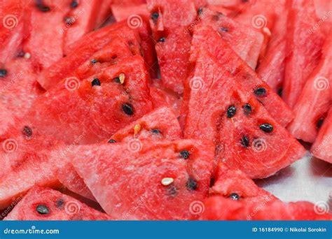 Anguria fresca tagliata a fette
