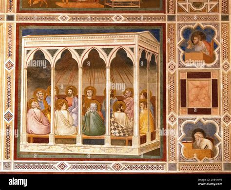 Dettaglio degli affreschi del XIV secolo che raffigurano la Vergine, conservati all'interno dell'Eremo
