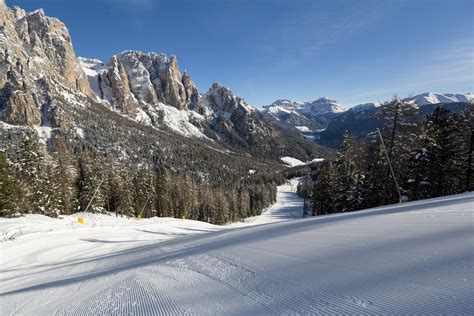 Foto panoramica del Catinaccio e della Val di Fassa