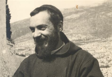 Giovane Francesco Forgione (Padre Pio) in abito cappuccino