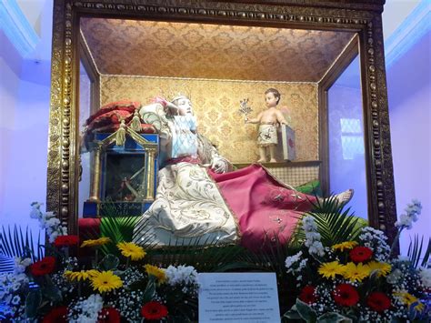 Rappresentazione artistica di Santa Paolina che assiste i malati