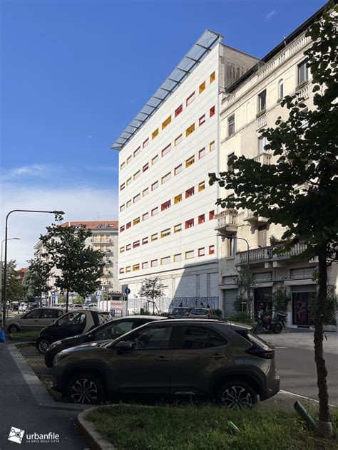 facciata di una moderna residenza universitaria a Salamanca