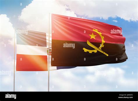 Bandiere dell'Angola e della Santa Sede