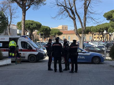 Carabinieri e forze dell'ordine durante le indagini o in tribunale
