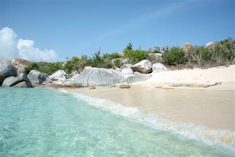 The Baths a Virgin Gorda, con i massi granitici che formano piscine naturali