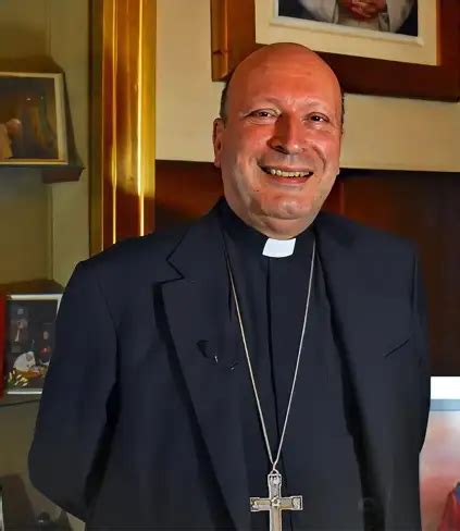 Foto del Nunzio Apostolico Franco Coppola in visita alla Casa del Migrante Nazareth