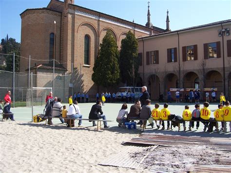Foto d'archivio dell'istituto o immagine rappresentativa dell'attività educativa in ambiente cristiano