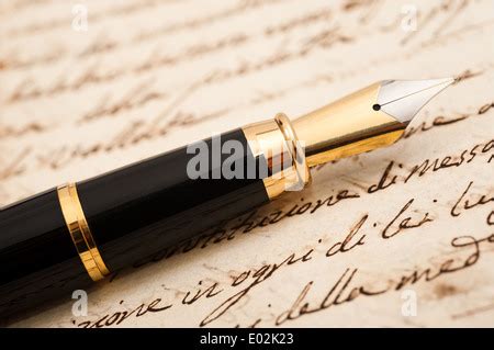 Una pagina manoscritta o un documento antico in primo piano