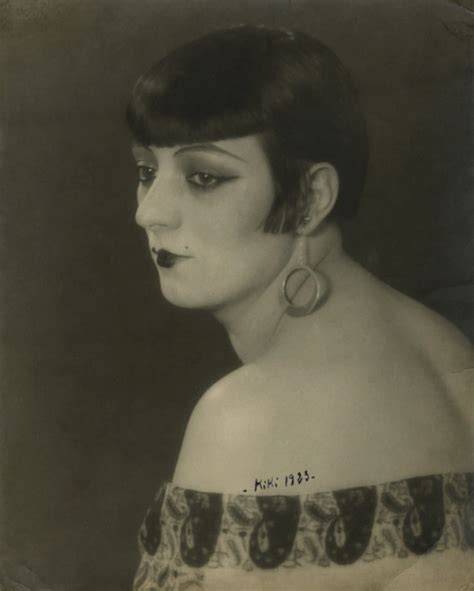 Ritratto fotografico di Kiki de Montparnasse in stile anni '20