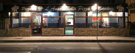 Foto esterna del Ristorante Pizzeria La Basilica a Pisa in Via Cesare Battisti