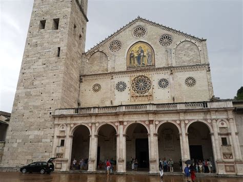 Foto della facciata della Cattedrale di Spoleto