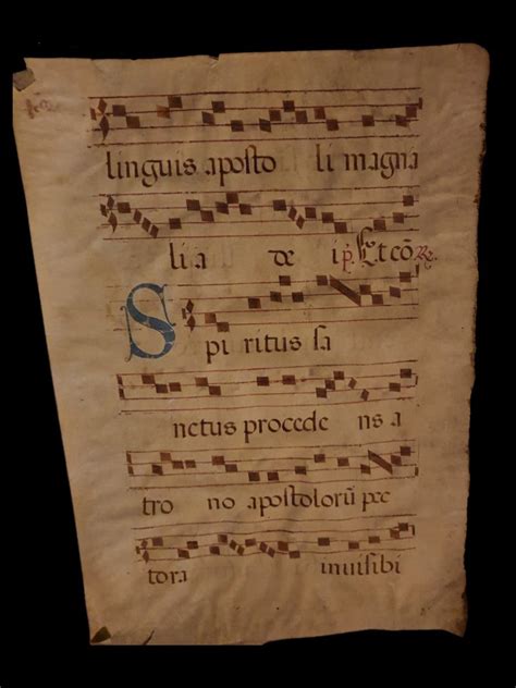 Manoscritto medievale con notazione musicale di un cantico sacro
