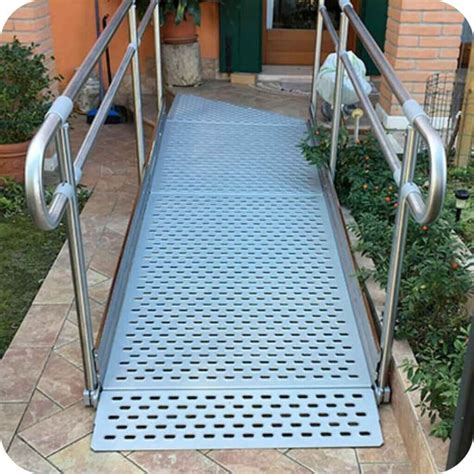 Interno accessibile della casa vacanze con rampa per carrozzina