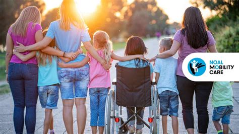 Gruppo di persone con disabilità che partecipano a un laboratorio di cucina nella casa vacanze