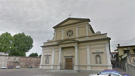 Facciata della Chiesa dei Santi Pietro e Paolo di Viboldone, con dettagli romanici e gotici