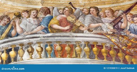Affresco degli Strumenti Musicali nella Sala della Musica del Palazzo dei Priori